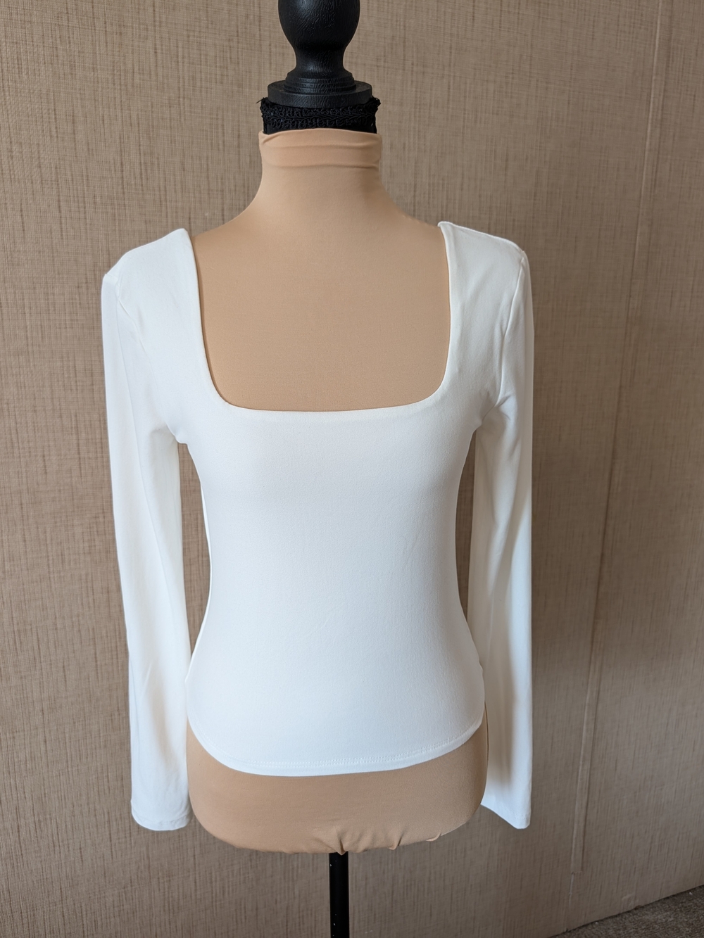 Olive & Oak Ivory Square-Neck Long Sleeve Tee